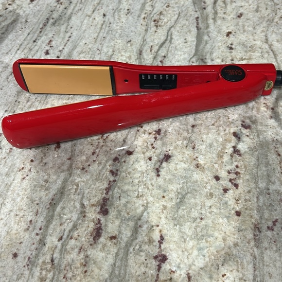 Ulta Beauty Accessories - Ulta Beauty Red Hair Straightener